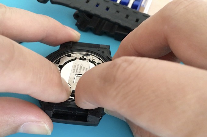 STEP3:電池を交換し元に戻す