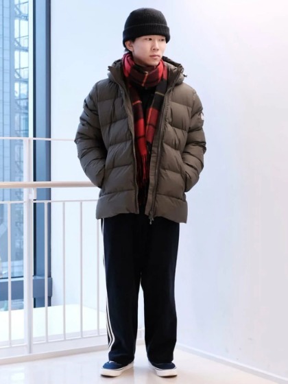 カーキ×チェックマフラー