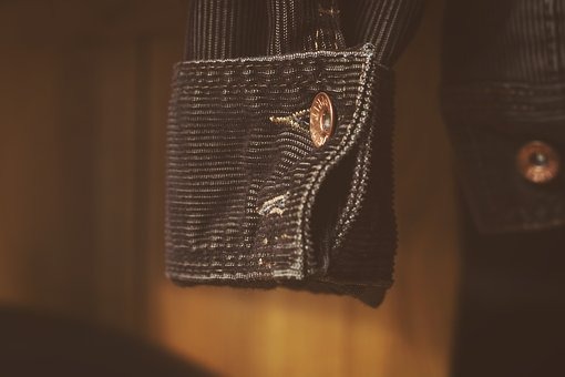 ①Gジャンは"暗めカラー"に