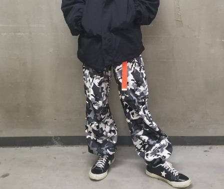 ブラック×迷彩パンツ