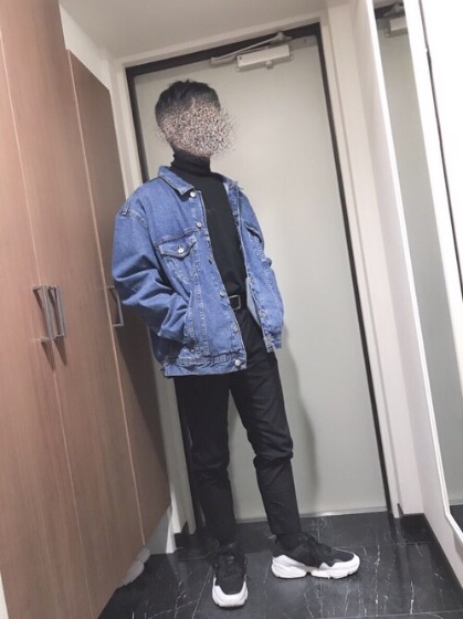 黒ハイネックセーター