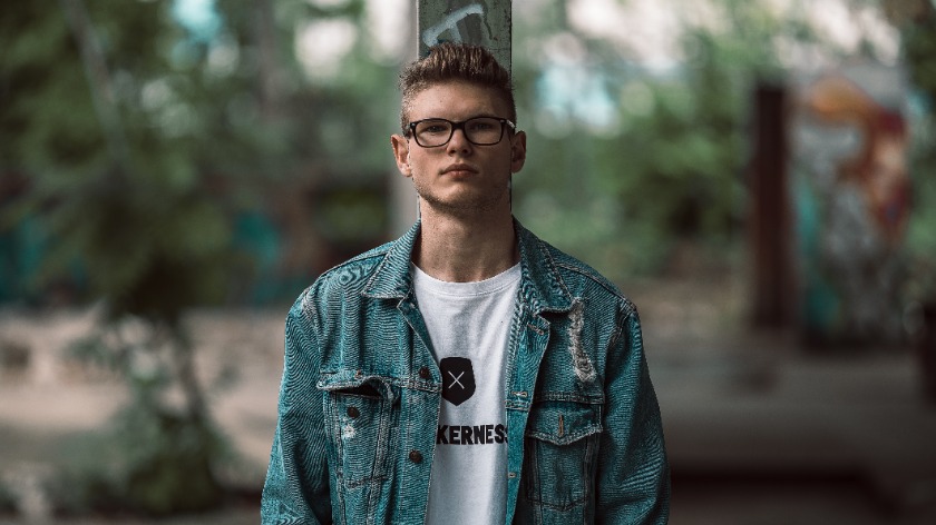 デニムジャケット×インナーは基本コーデが女子ウケのコツ