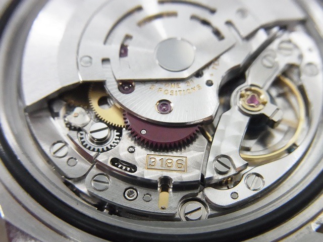 ②"ムーブメント"が違う