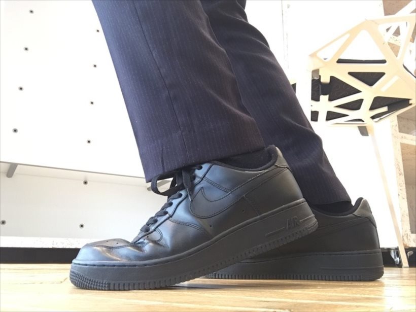 選び方3：細身でスッキリ見える「スリムタイプ」