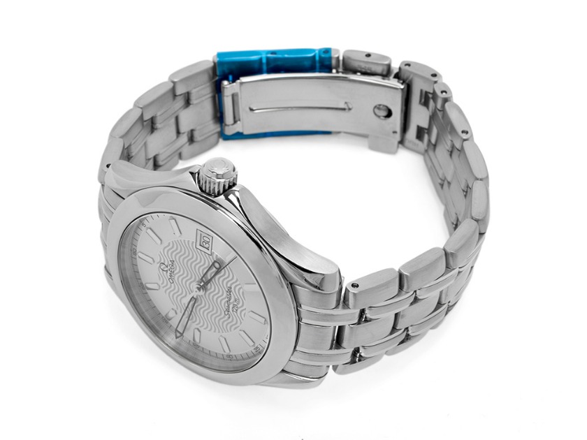 オメガ"シーマスター" クォーツの違い違い4:メンテナンスの手間