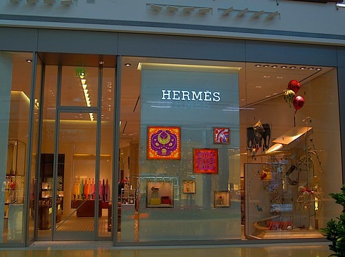 エルメス(腕時計)の直営店 公式修理の料金の目安は？