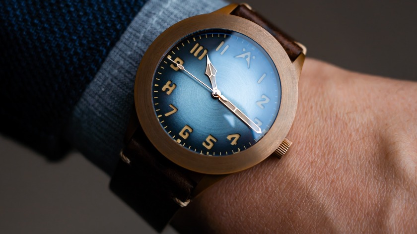 ③ムーブメントは安心の”セイコーNH38”