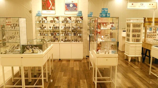 ザ・クロックハウス 大村店