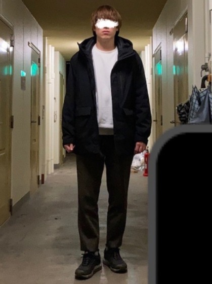 黒ダウン×白スエット