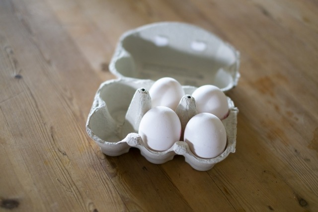 ③細かいパーツはトレーに入れて作業する