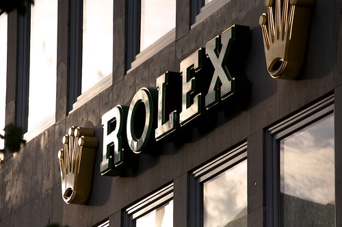 ロレックスのプラチナは重い？人気モデルや価格を紹介