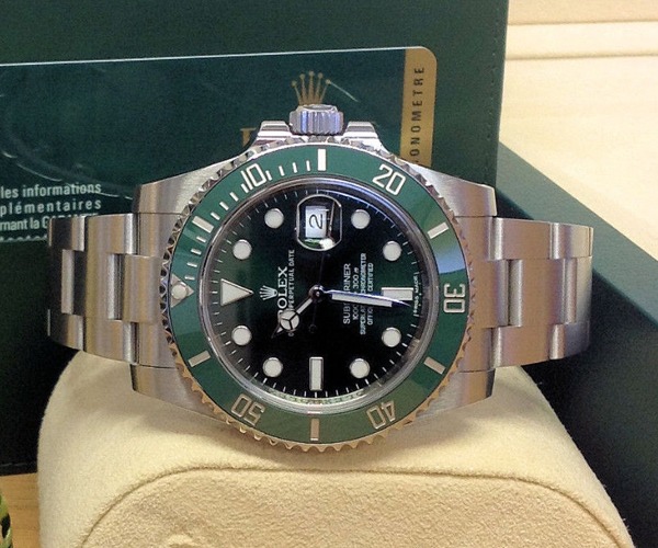 ロレックス サブマリーナーデイト グリーンを愛用する芸能人