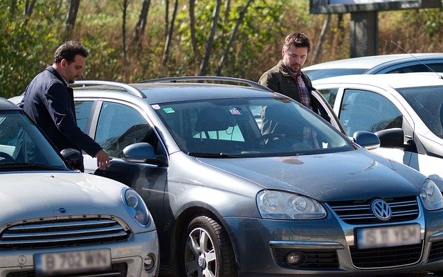 メタルと樹脂のクールな組み合わせ