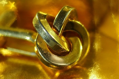 金無垢の安い時計はアンティークがねらい目