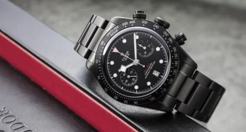 23人のレフェリー全員に提供される時計