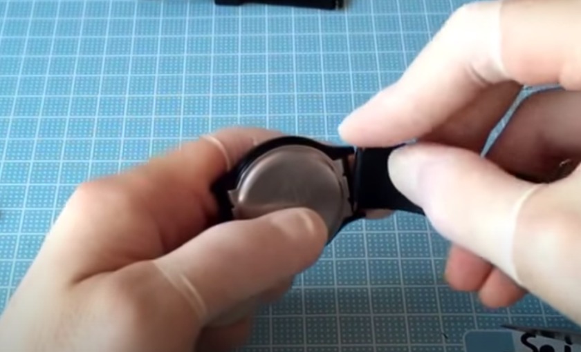 ⑥ベルトを取り付ける