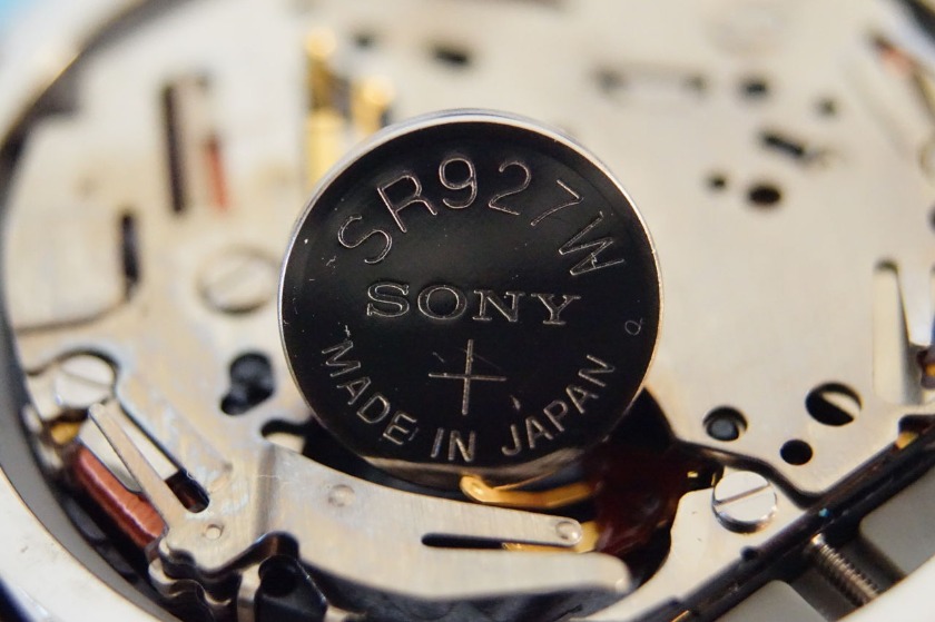 ②慎重に電池交換をする