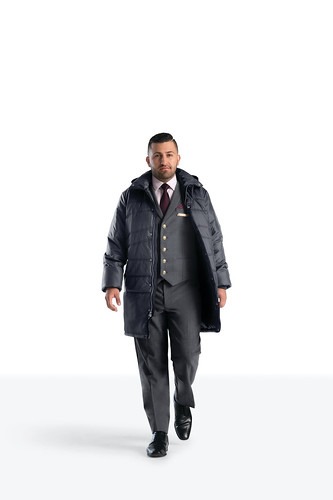 ②ビジネスに活用できる「細身シルエット」