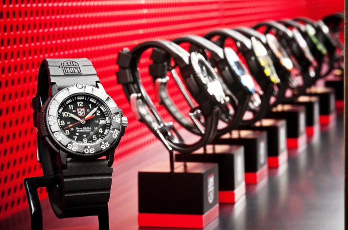 ルミノックスの電池交換の注意点・安全な方法を調査