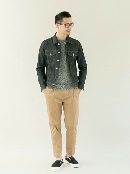 コーデ3：ブルー×グレーニット