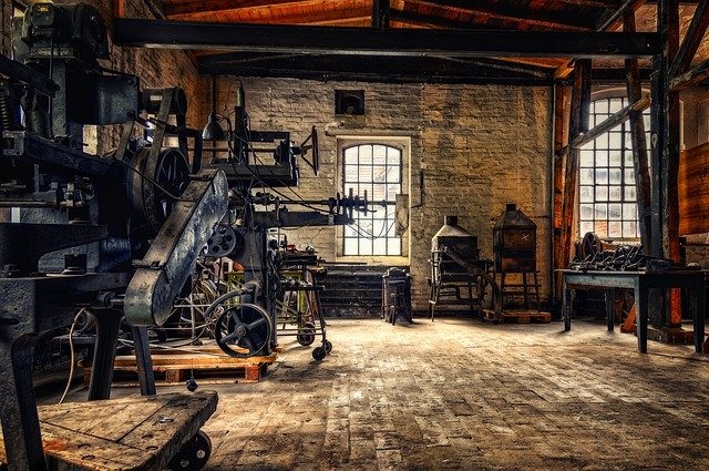 多くの自作品が存在する