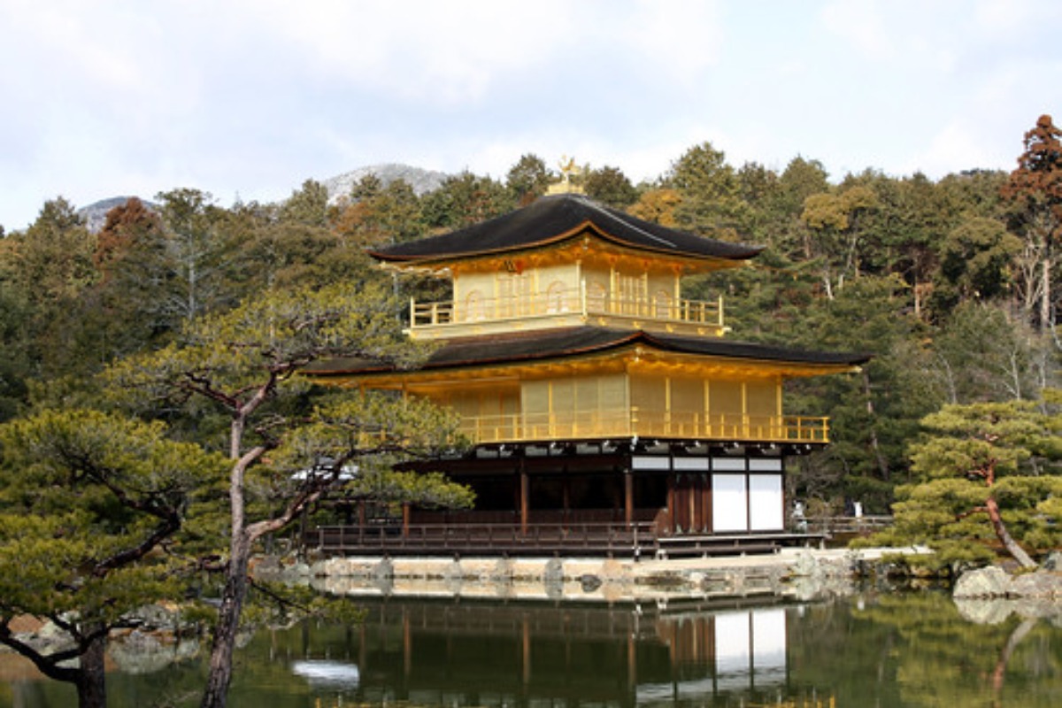 京都 金閣寺の歴史を簡単に紹介 金閣寺の特徴や見所も 2ページ目 旅go タビ ゴー