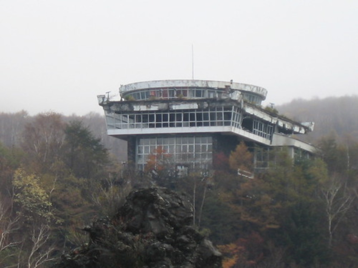 心霊スポットのホテル 旅館 怖い幽霊が出る日本のやばい場所も紹介 旅go タビ ゴー