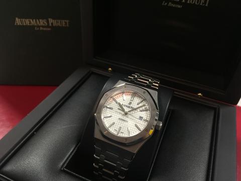 オーデマ・ピゲ AUDEMARS PIGUET ロイヤルオーク 15400ST.OO.1220ST.02