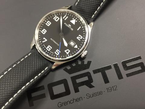 フォルティス FORTIS パイロット クラシックデイト 90.220.41LP
