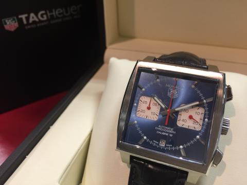 タグホイヤー TAG HEUER モナコ クロノグラフ CAW2111