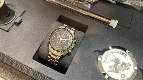 オメガ OMEGA スピードマスター ムーンウォッチ プロフェッショナル 42MM 311.30.42.30.01.005