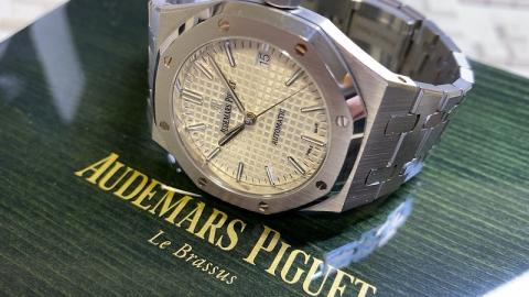 オーデマ・ピゲ AUDEMARS PIGUET ロイヤルオーク 37mm 15450ST.OO.1256ST.01
