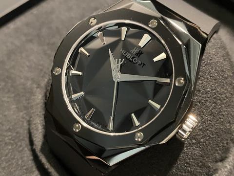 ウブロ HUBLOT クラシック・フュージョン オーリンスキー ブラックマジック 550.CS.1800.RX.ORL21