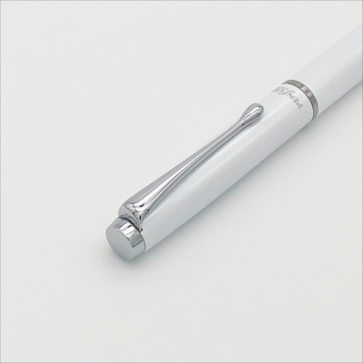 TACCIA ペンフォートフェミニーボールペン ホワイト・シルバー TPF-BP004-WH-SL