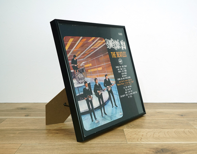 万丈　レコード前面飾れるフレーム（スタンド付き）BK