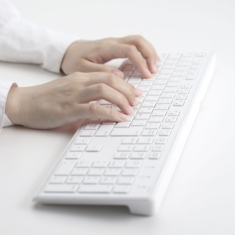 ナカバヤシ 無線静音フルキーボード(テンキー付)/ホワイト FKB-R249W (tm)