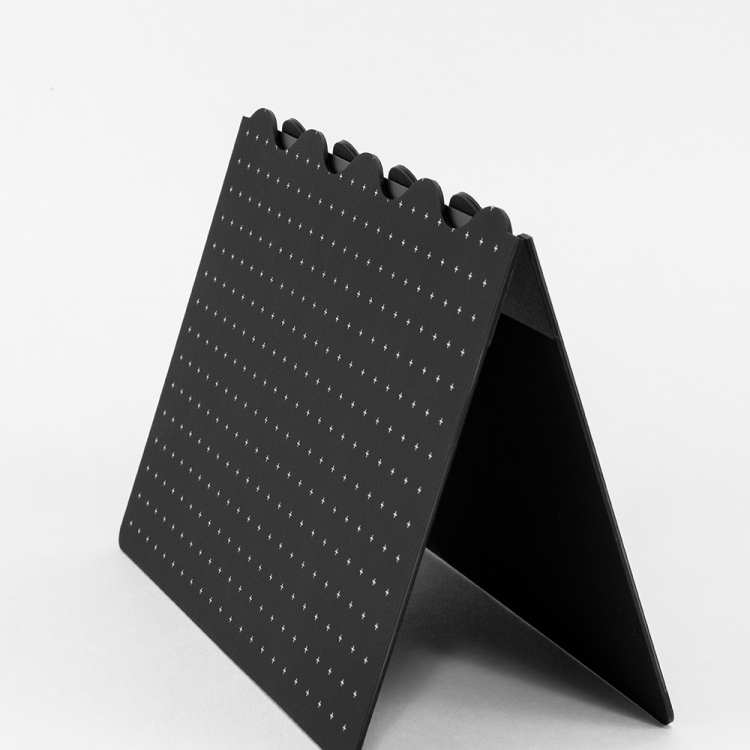 折りたたみカッティングマット+/A4サイズ/ブラック CTMO-A4PL-Dの商品画像3枚目