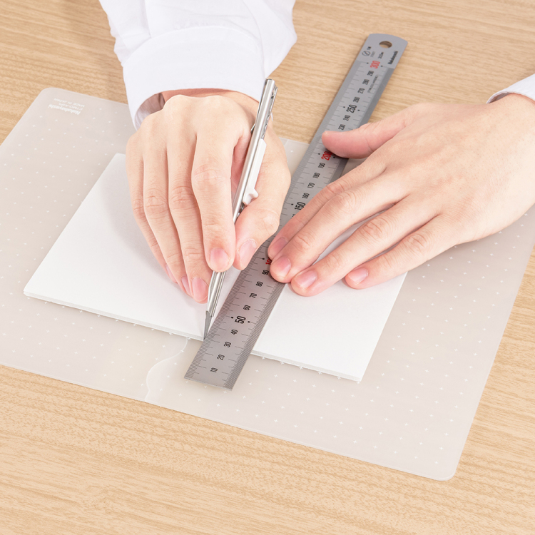 折りたたみカッティングマット+/A4サイズ/クリア CTMO-A4PL-Cの商品画像13枚目