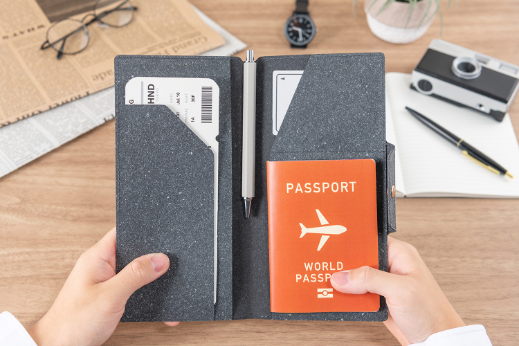 ナカバヤシ CleLe(クルレ) パスポートケース L グレー CLL-PPCL-GYの商品画像4枚目