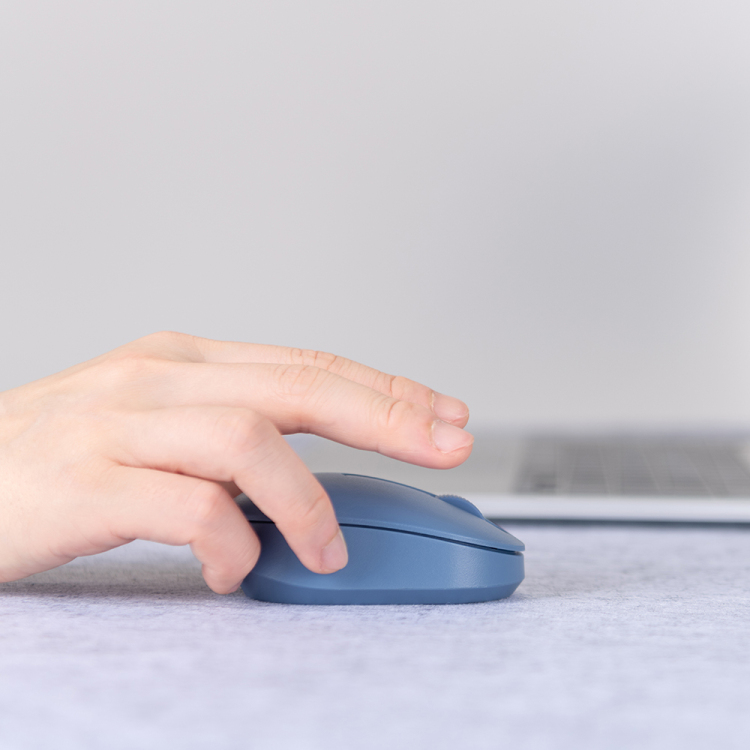 ナカバヤシ 小型無線静音3ボタンBlueLEDマウス/ブルー MUS-RKT246BL (tm)の商品画像2枚目