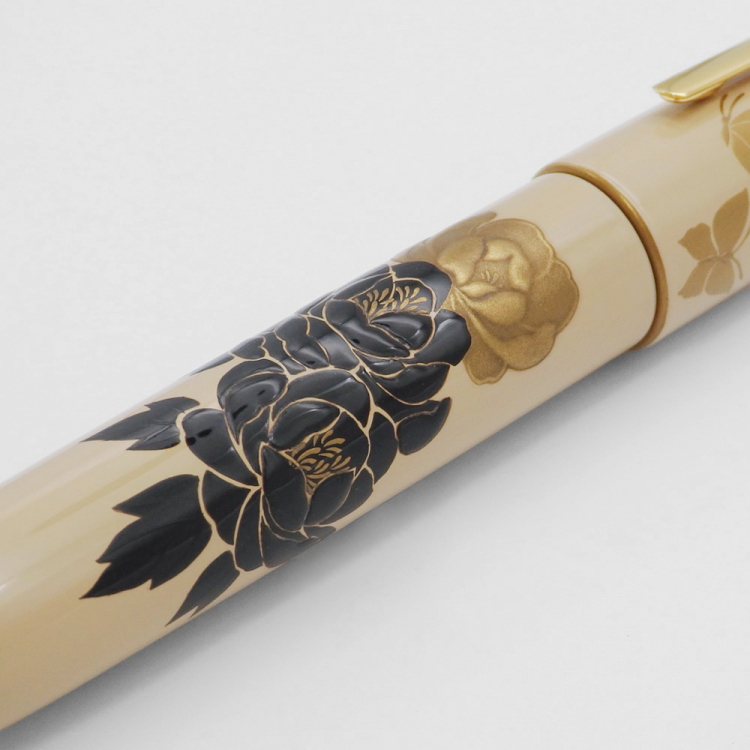 ナカバヤシ　TACCIA　影絵　蒔絵万年筆　牡丹と蝶々-M　TKG-L18F-BC-Mの商品画像5枚目