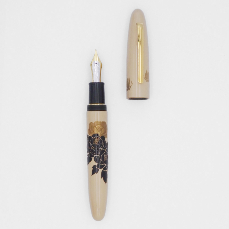 ナカバヤシ TACCIA 影絵 蒔絵万年筆 牡丹と蝶々-B TKG-L18F-BC-Bの商品画像2枚目