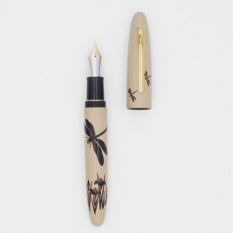ナカバヤシ TACCIA 影絵 蒔絵万年筆 蜻蛉と菖蒲-B TKG-L18F-TS-Bの商品画像2枚目