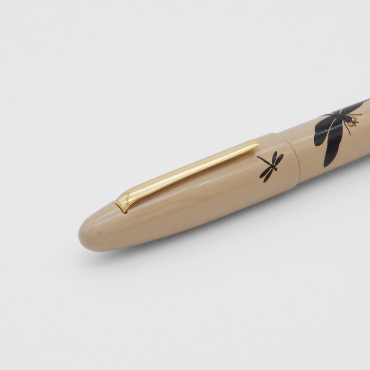 ナカバヤシ TACCIA 影絵 蒔絵万年筆 蜻蛉と菖蒲-B TKG-L18F-TS-Bの商品画像3枚目