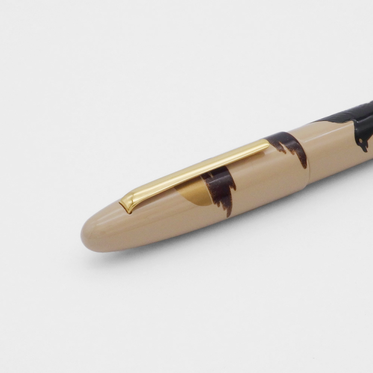 ナカバヤシ TACCIA 影絵 蒔絵万年筆 八咫烏と太陽-B TKG-L18F-YT-Bの商品画像3枚目