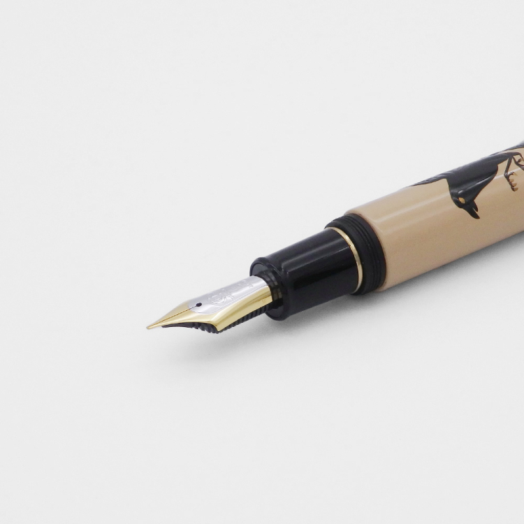 ナカバヤシ TACCIA 影絵 蒔絵万年筆 八咫烏と太陽-B TKG-L18F-YT-Bの商品画像6枚目