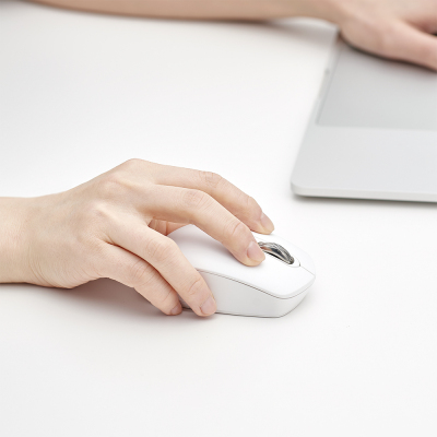 ナカバヤシ 【感動ホイールマウス】Bluetooth・USB無線(デュアル)静音5ボタンBlueLEDマウス Sサイズ/ホワイト MUS-DKF239W (tm)の商品画像2枚目