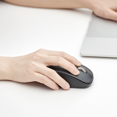 ナカバヤシ 【感動ホイールマウス】Bluetooth・USB無線(デュアル)静音5ボタンBlueLEDマウス Mサイズ/ブラック MUS-DKF242BK (tm)の商品画像2枚目