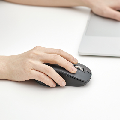 ナカバヤシ 【感動ホイールマウス】Bluetooth・USB無線(デュアル)静音5ボタンBlueLEDマウス Lサイズ/ブラック MUS-DKF243BK (tm)の商品画像2枚目