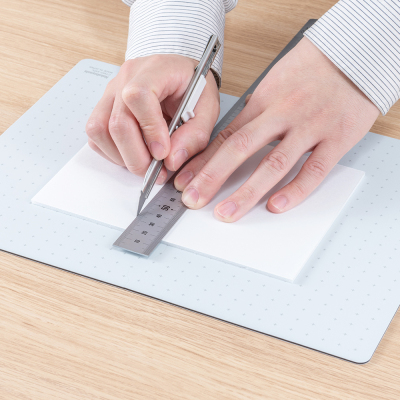 折りたたみカッティングマット+/A4サイズ/グレー CTMO-A4PL-Nの商品画像12枚目